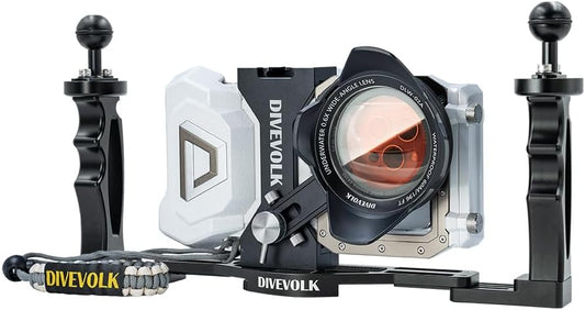 Divevolk SeaTouch 4 Max White Videography Kit includes Expansion Clamp, Wide-Angle lens, Color correcting filter and dual handles.